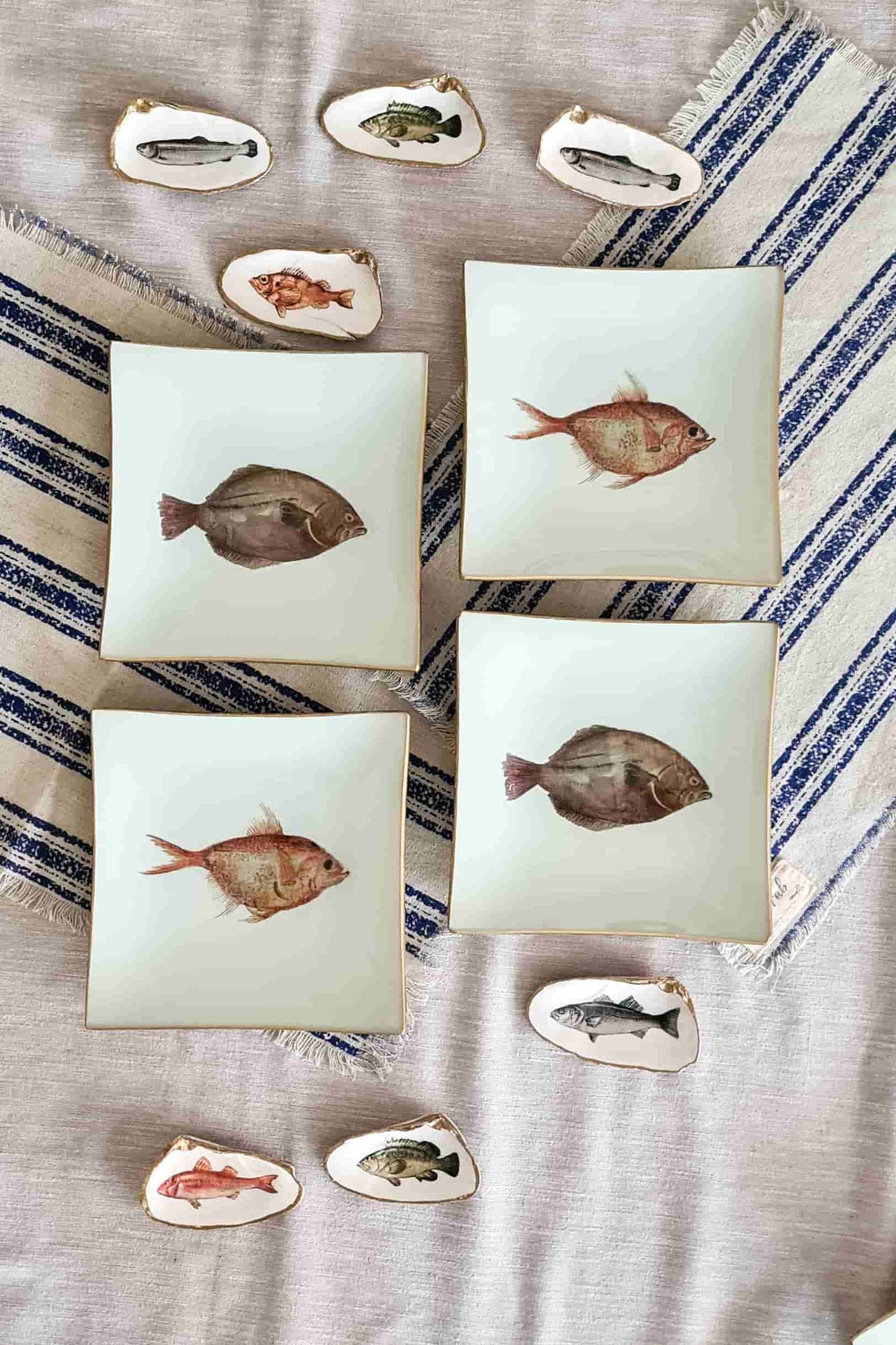 Conjunto platos cuadrados de pan Peces