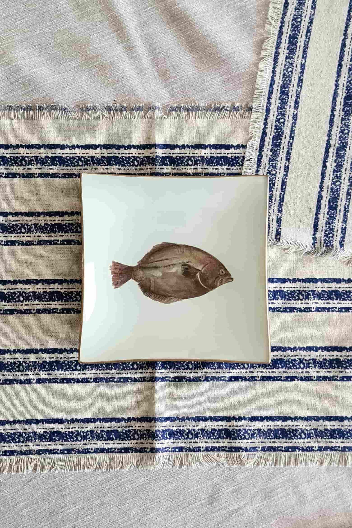Conjunto platos cuadrados de pan Peces