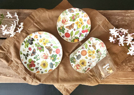 Conjunto  2 platos + mantequillera con diseño mariposas 16cm y 19cm