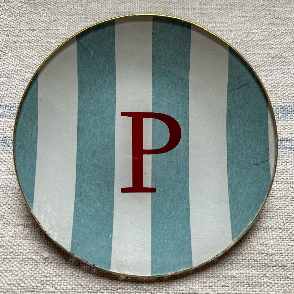 Plato PAN letra P