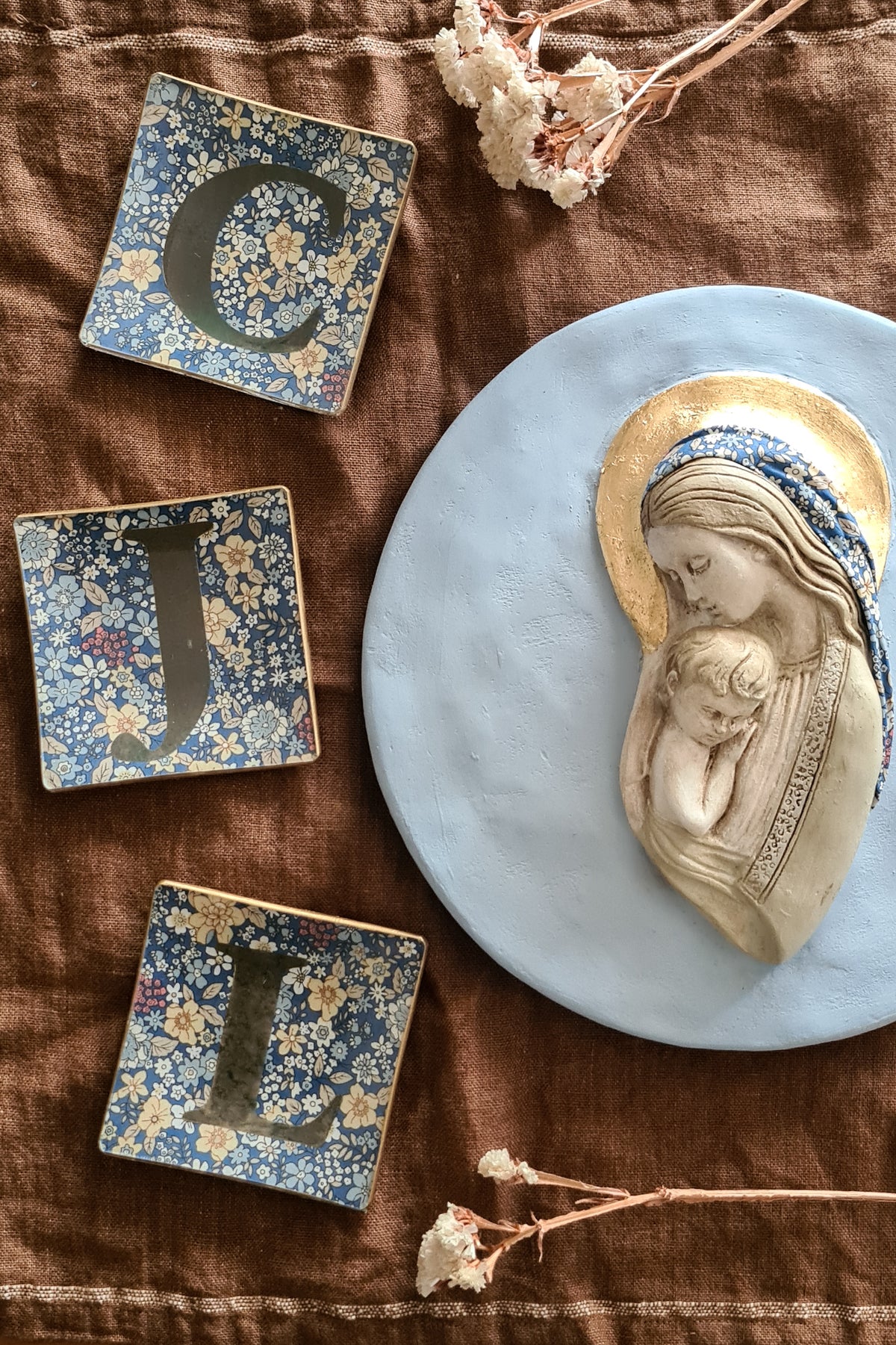 Virgen para colgar pintada a mano Liberty Alicia
