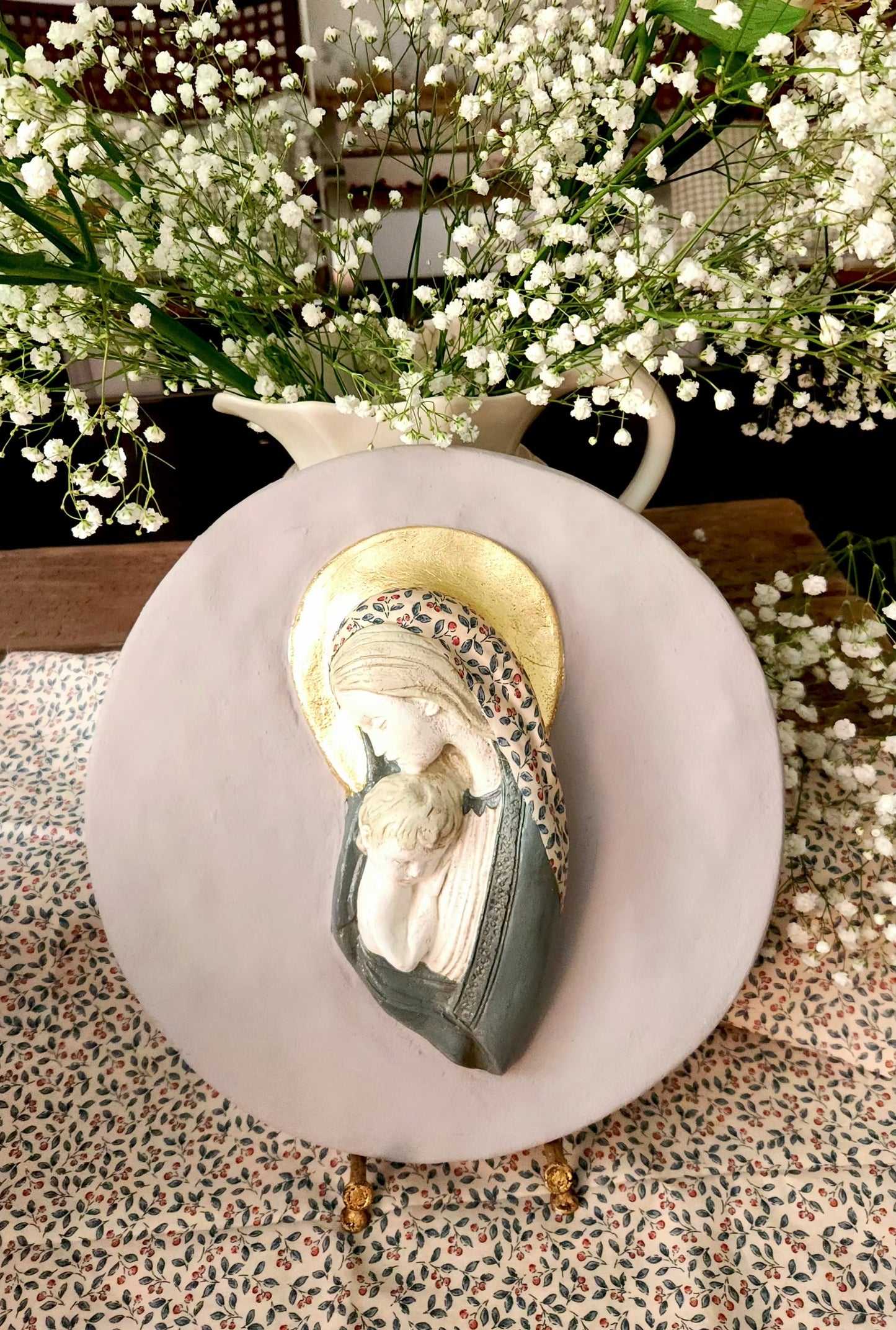 Virgen pintada a mano Manto hojas