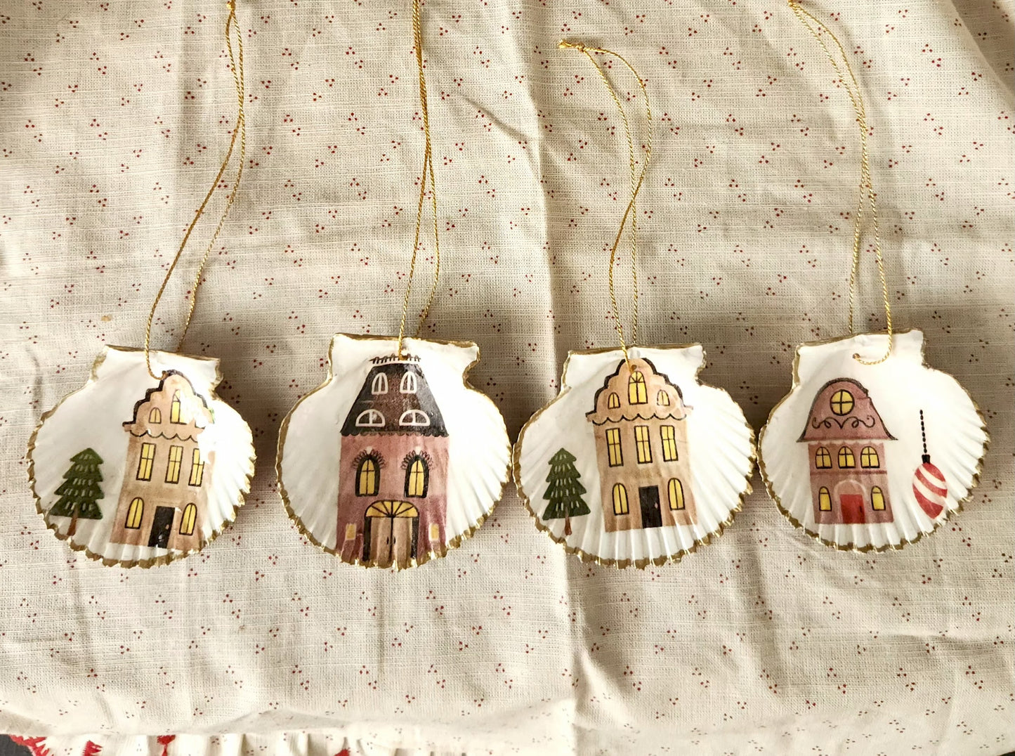 Pack 4 conchitas Casitas de Navidad