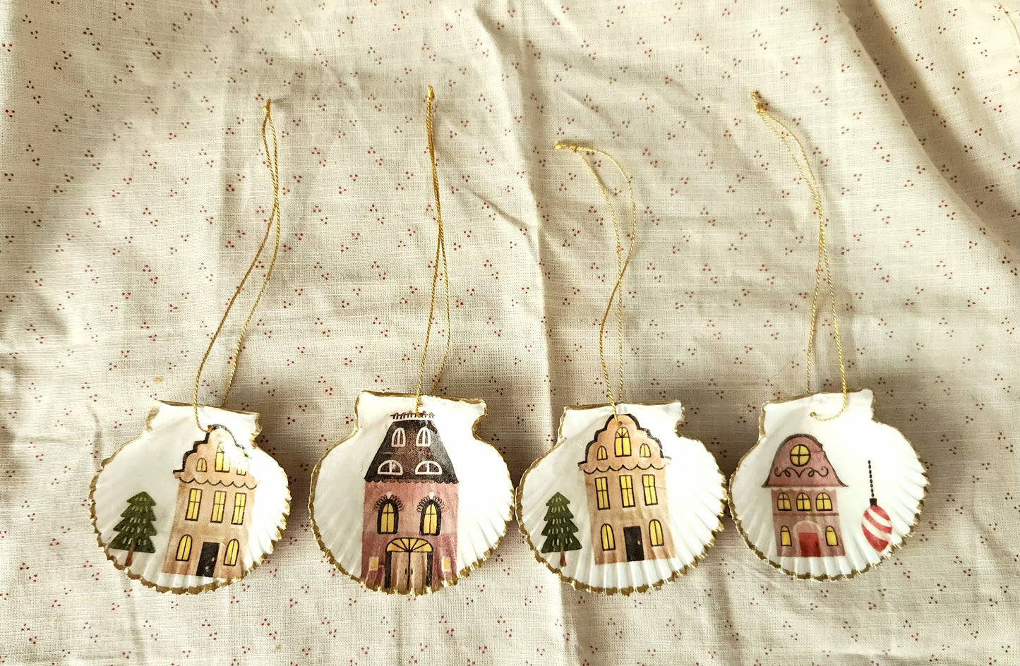 Pack 4 conchitas Casitas de Navidad