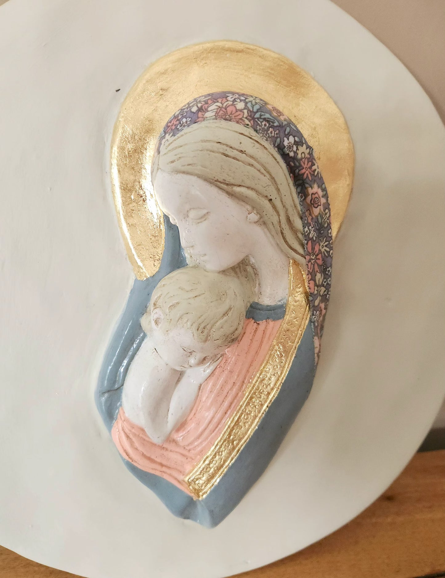Virgen pintada a mano diseño Aurora