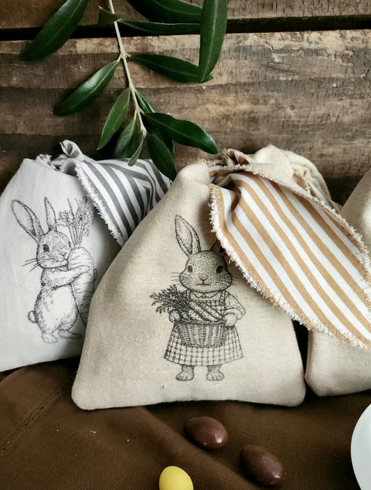 Pack 2 Bolsitas de Pascua Conejitos orejas cafe  y grises (15 cm)