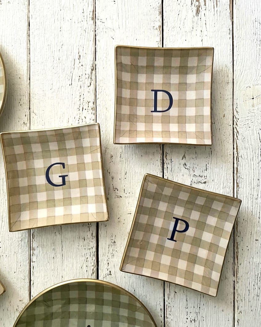 Mini plato cuadrado 10 cm escocés beige, letras azules