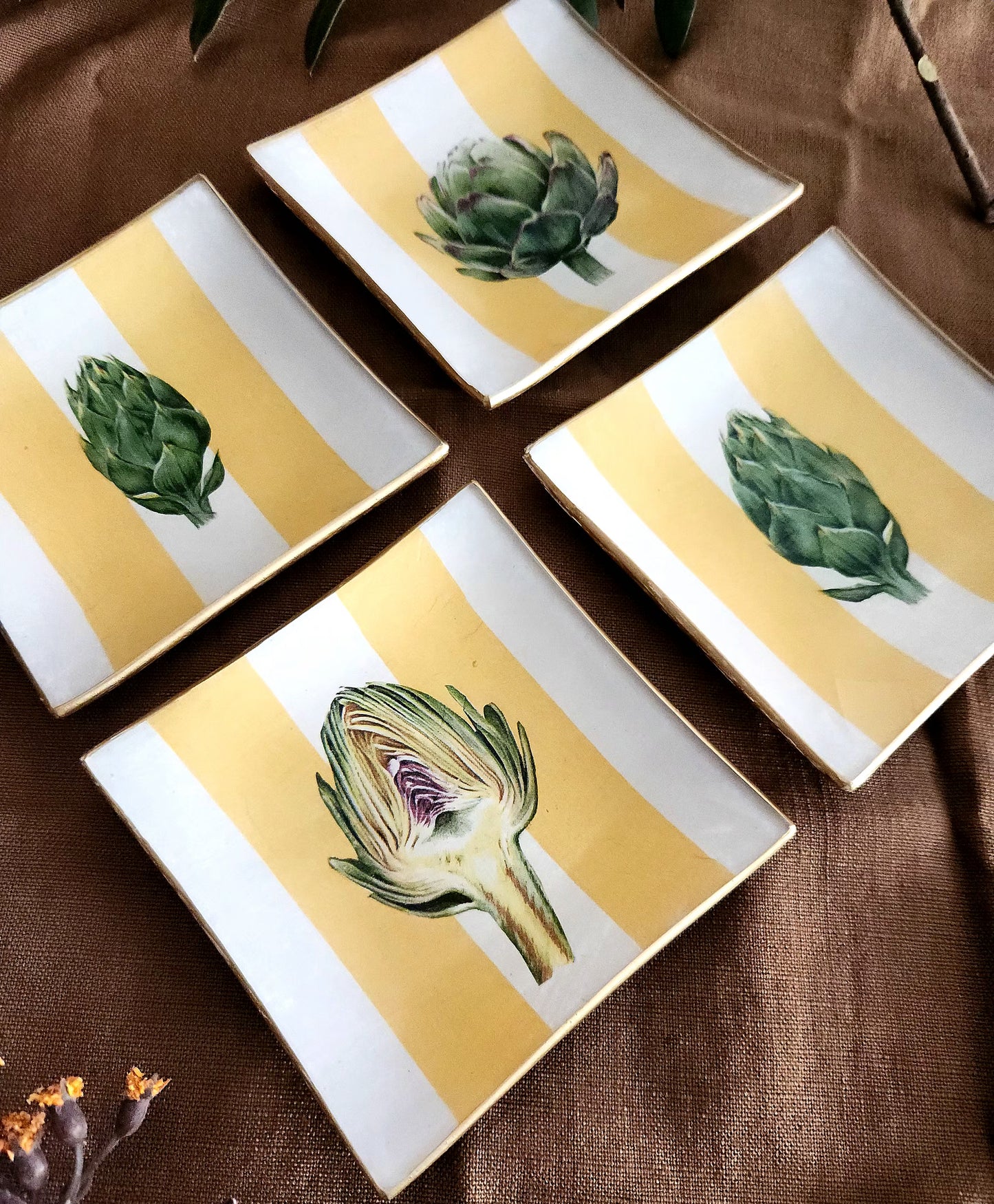 Conjunto 4 mini platos de pan diseño rayas y alcachofas 10cm