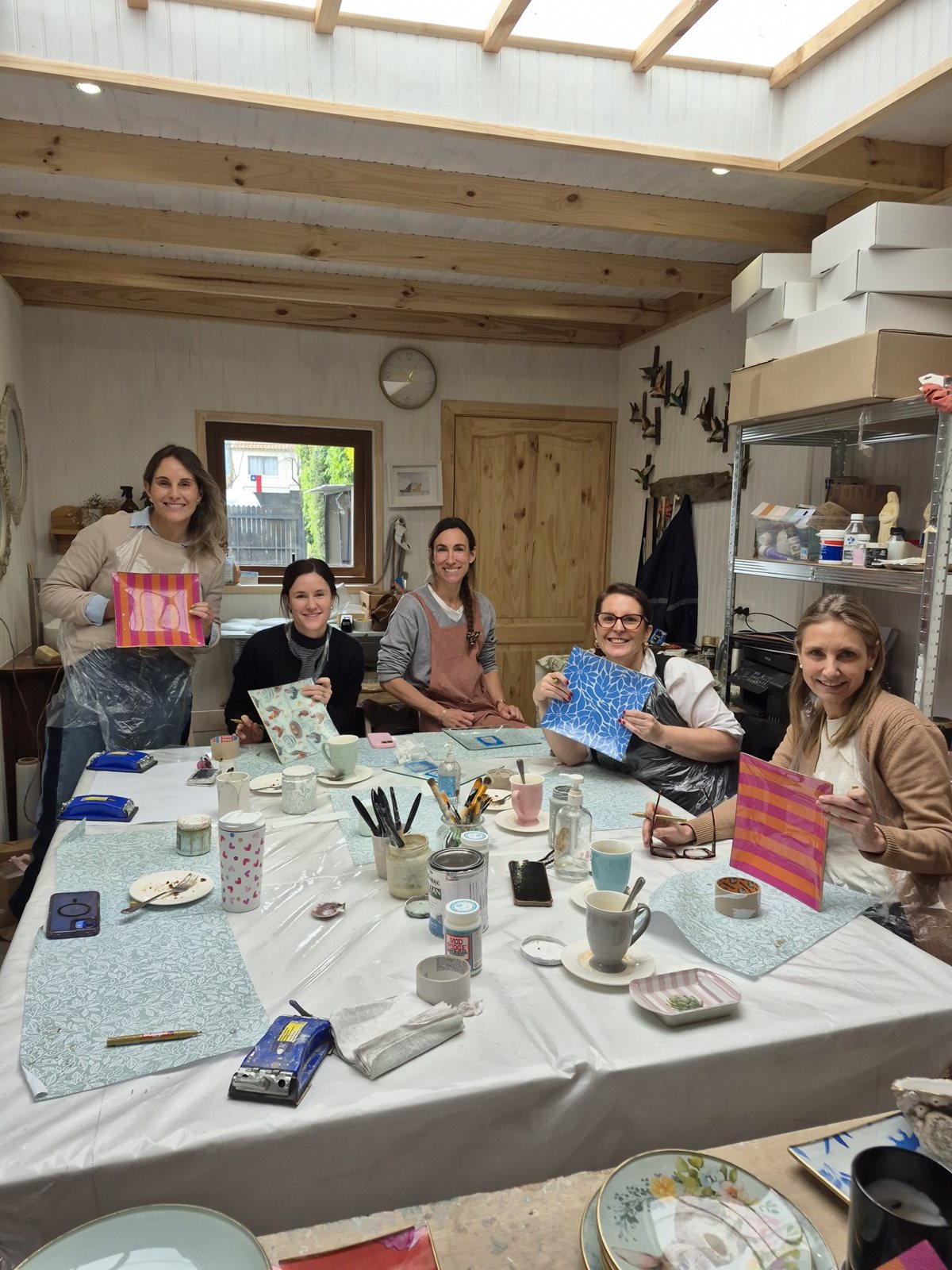 Taller de Decoupage sobre vidrio, de papel a vajilla de uso cotidiana